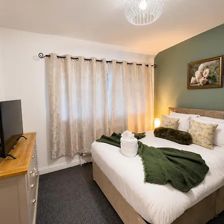 Luxury Stylish 3br House With Garden Parking Near Cribbs And M5 By Goldenhoursstay * Bristol