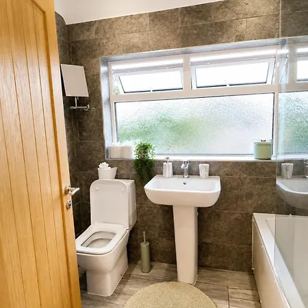 Luxury Stylish 3br House With Garden Parking Near Cribbs And M5 By Goldenhoursstay Ferienhaus *