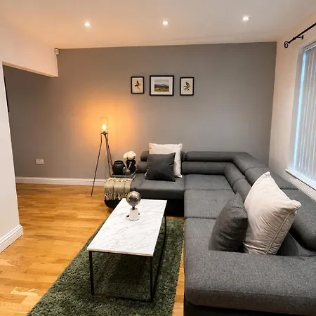 Luxury Stylish 3br House With Garden Parking Near Cribbs And M5 By Goldenhoursstay Ferienhaus Bristol