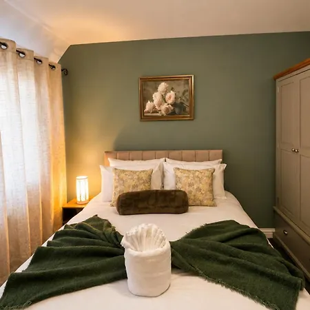 Luxury Stylish 3br House With Garden Parking Near Cribbs And M5 By Goldenhoursstay Ferienhaus *